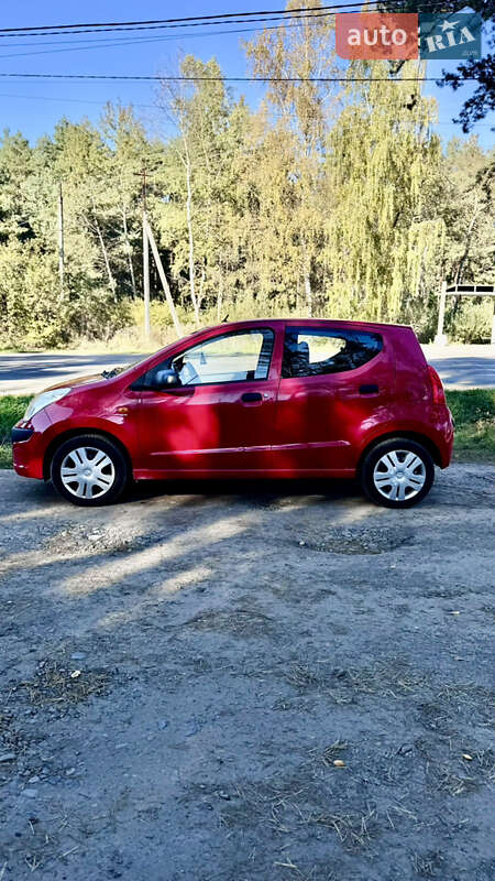 Хэтчбек Nissan Pixo 2009 в Новояворовске