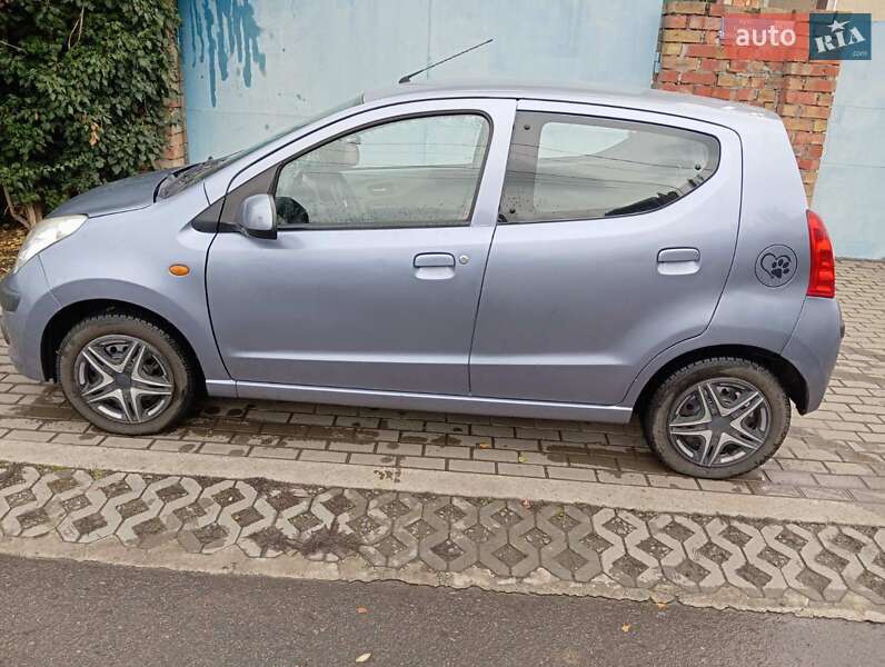 Хетчбек Nissan Pixo 2010 в Одесі