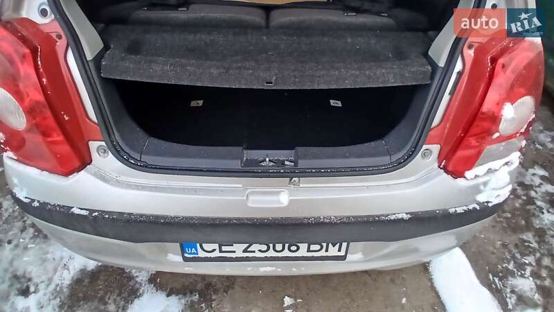 Хэтчбек Nissan Pixo 2010 в Черновцах