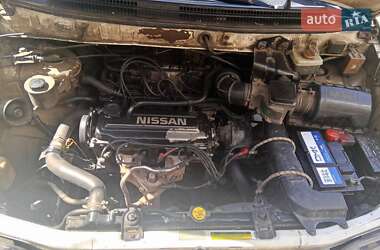 Минивэн Nissan Prairie 1990 в 