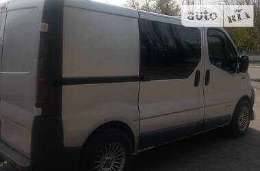 Вантажопасажирський фургон Nissan Primastar 2004 в 