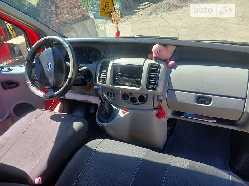 Мінівен Nissan Primastar 2005 в Борщеві