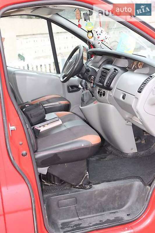 Мінівен Nissan Primastar 2004 в Чернівцях