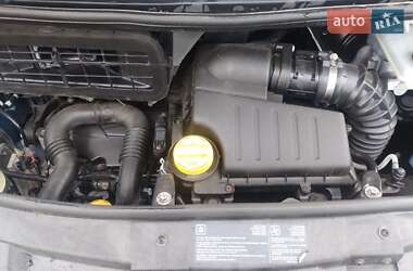 Вантажопасажирський фургон Nissan Primastar 2010 в 