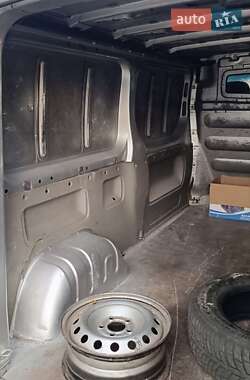 Вантажний фургон Nissan Primastar 2004 в 