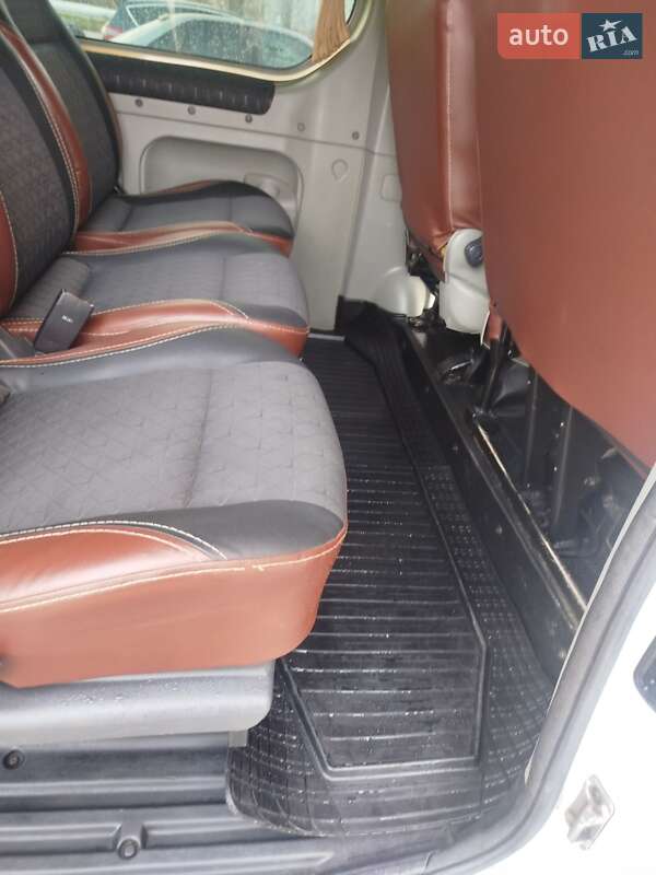 Минивэн Nissan Primastar 2008 в Нетешине