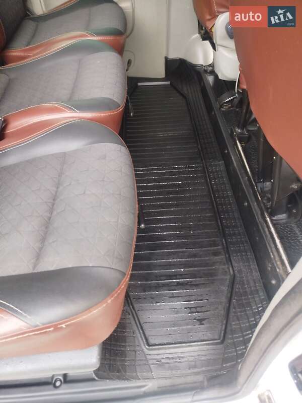 Минивэн Nissan Primastar 2008 в Нетешине