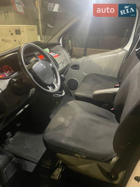 Грузопассажирский фургон Nissan Primastar 2012 в Киеве