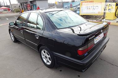 Седан Nissan Primera 1994 в Николаеве