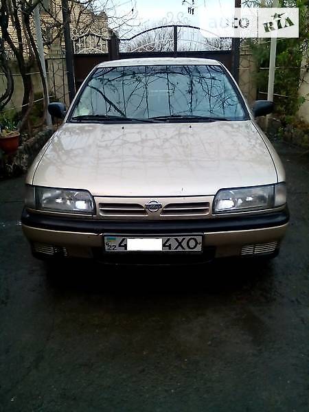 Хэтчбек Nissan Primera 1991 в Геническе