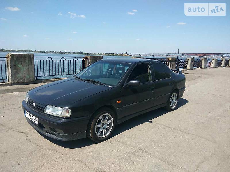 Nissan Primera 1992 года