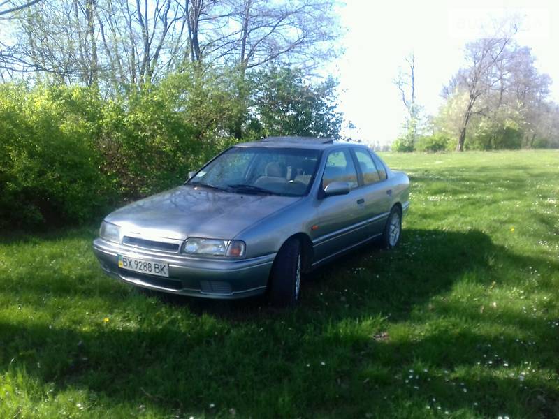 Nissan Primera 1993 года