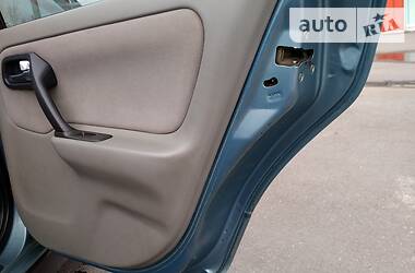 Седан Nissan Primera 2001 в 