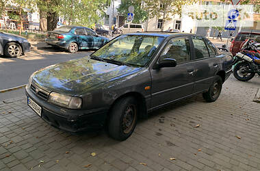 Седан Nissan Primera 1993 в Одессе