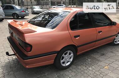 Седан Nissan Primera 1995 в Кривом Роге