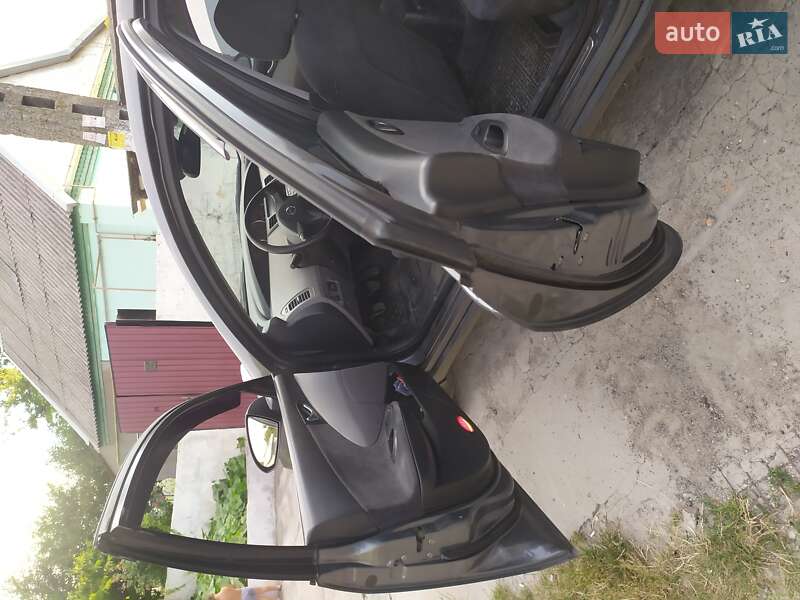 Седан Nissan Primera 2002 в Днепре