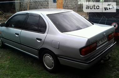 Седан Nissan Primera 1992 в Львові