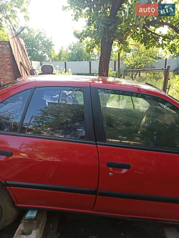 Седан Nissan Primera 1994 в Кривому Розі