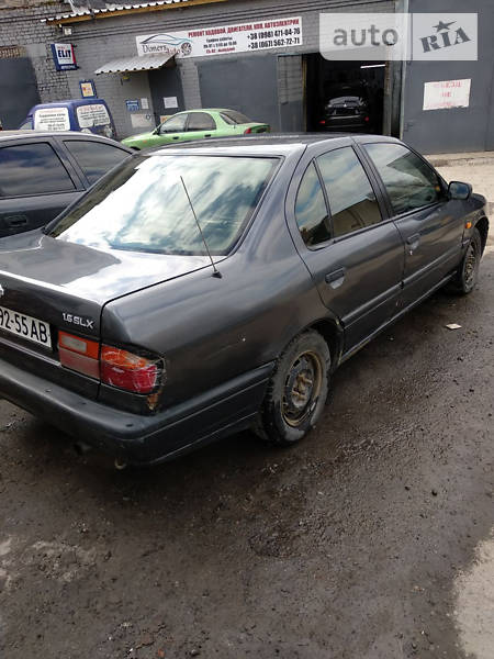 Седан Nissan Primera 1991 в Днепре