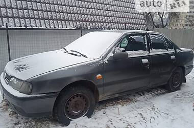 Седан Nissan Primera 1992 в Вінниці