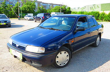 Седан Nissan Primera 1993 в Кропивницькому