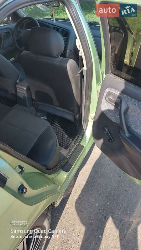 Лифтбек Nissan Primera 1996 в Бережанах