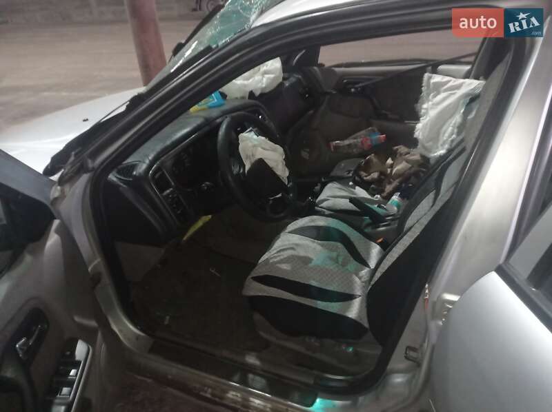 Хэтчбек Nissan Primera 2000 в Херсоне