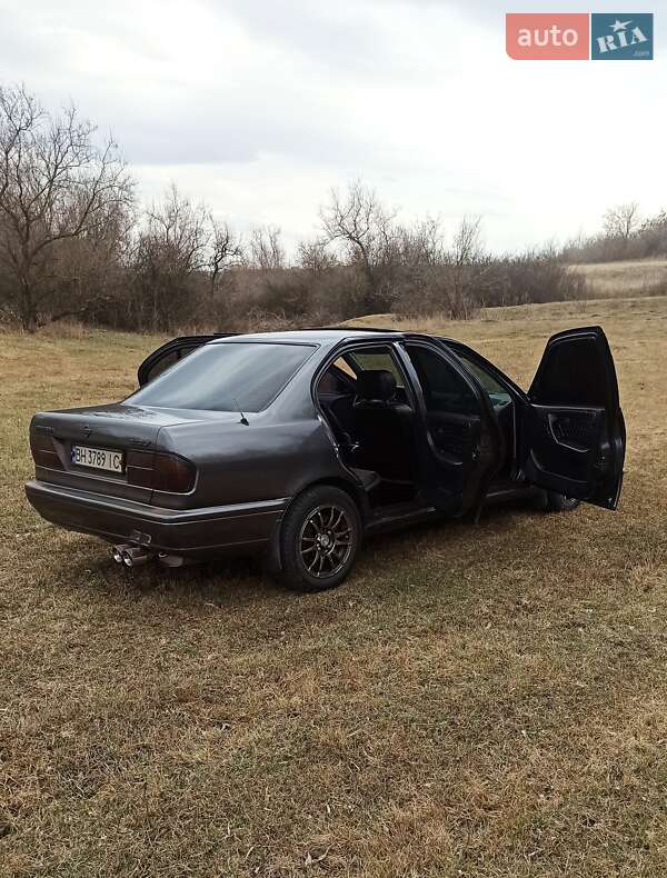 Седан Nissan Primera 1991 в Роздільній