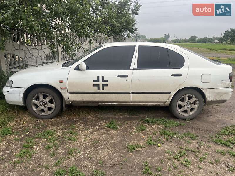 Ліфтбек Nissan Primera 1998 в Межовій