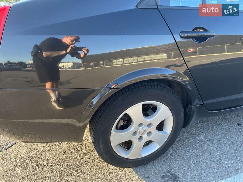 Седан Nissan Primera 2003 в Львові