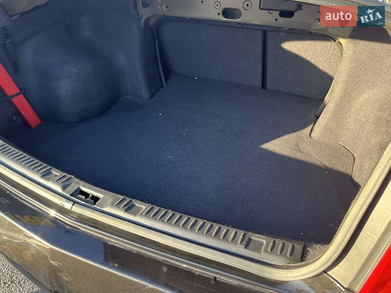 Седан Nissan Primera 2003 в Львові