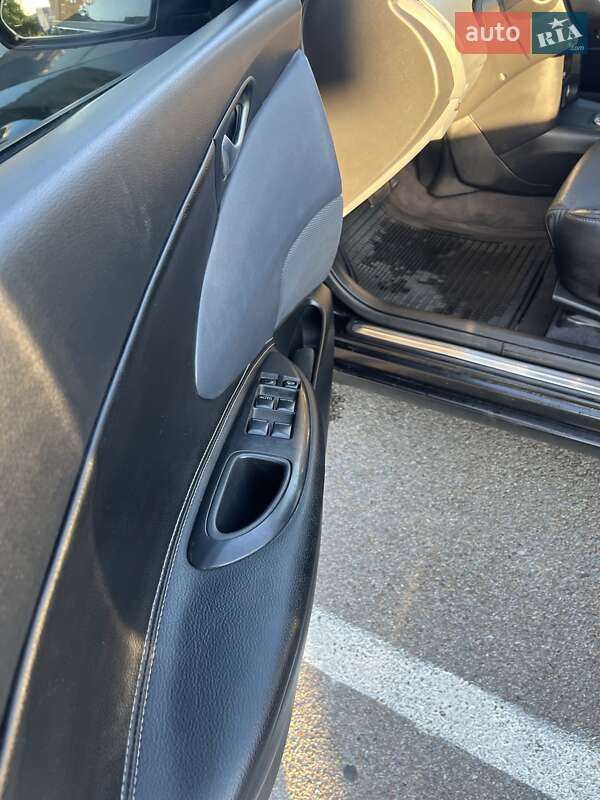 Седан Nissan Primera 2003 в Львові