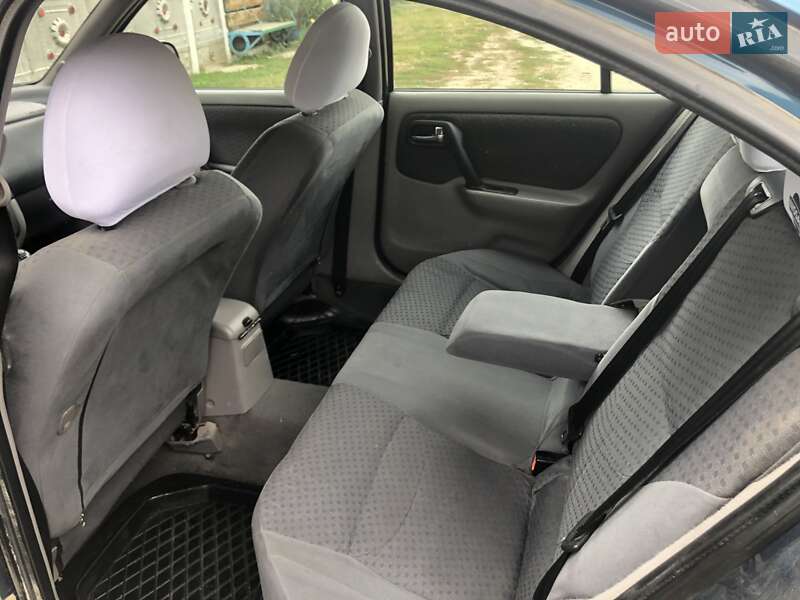 Седан Nissan Primera 2001 в Віньківцях