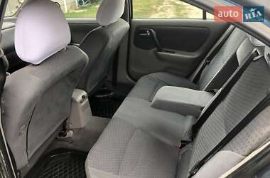 Седан Nissan Primera 2001 в 