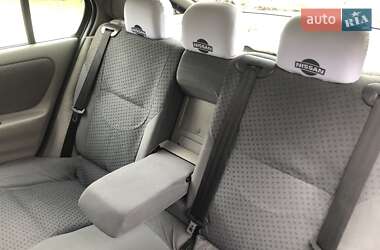 Седан Nissan Primera 2001 в 