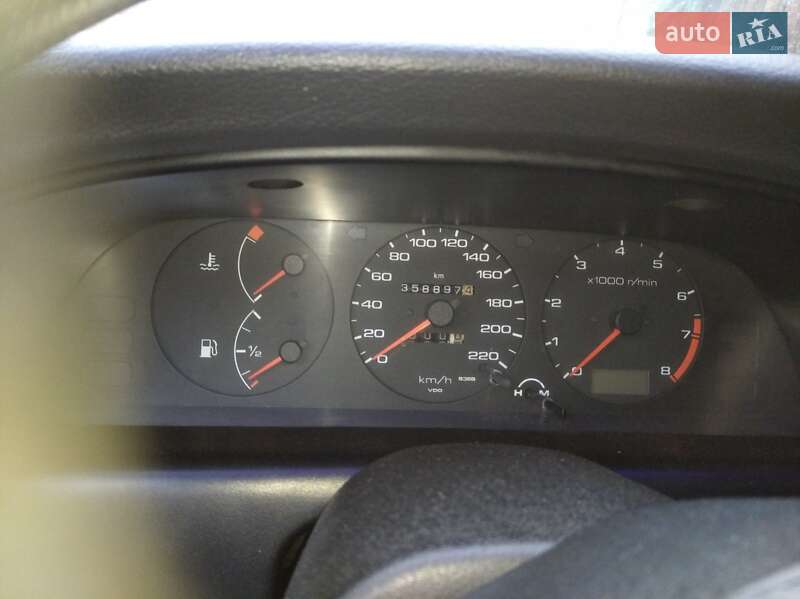 Седан Nissan Primera 1995 в Києві