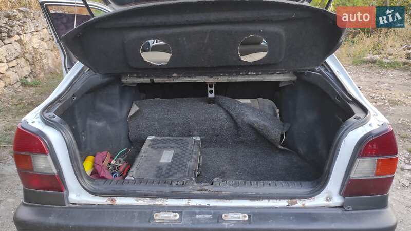 Хетчбек Nissan Primera 1993 в Піщанці