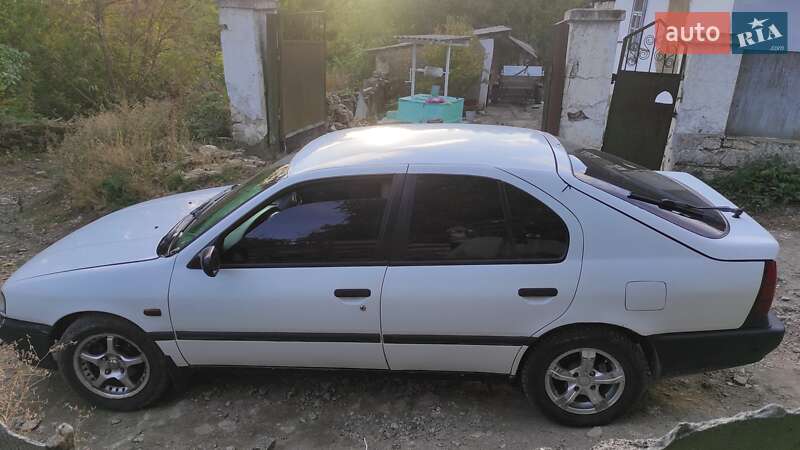 Хетчбек Nissan Primera 1993 в Піщанці