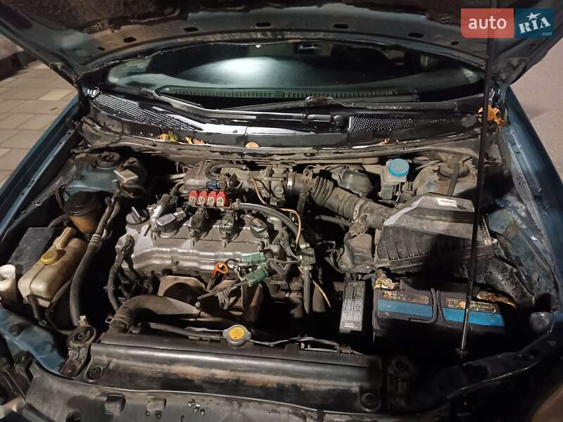 Седан Nissan Primera 2002 в Львові