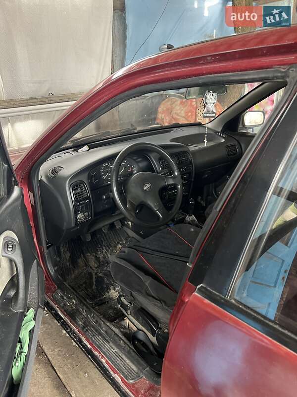 Универсал Nissan Primera 1992 в Зборове