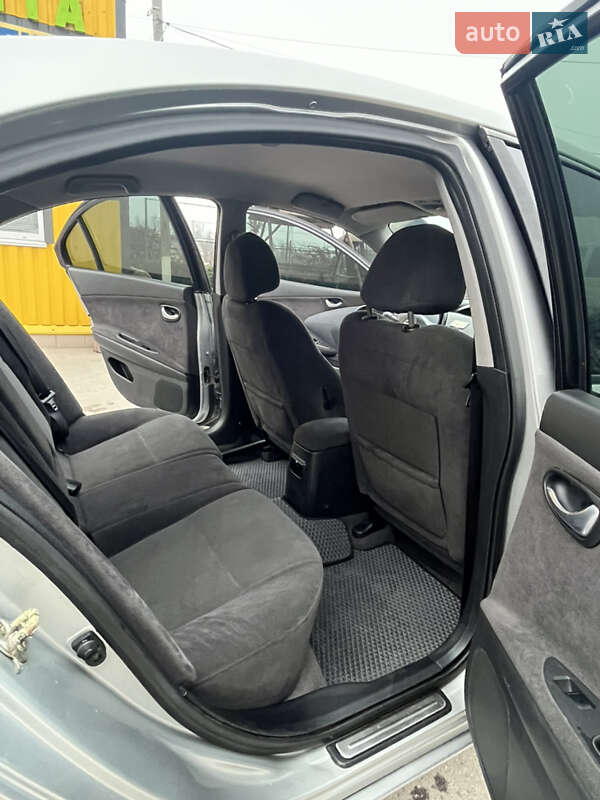 Седан Nissan Primera 2004 в Гайсину