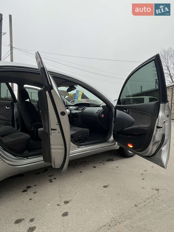 Седан Nissan Primera 2004 в Гайсину