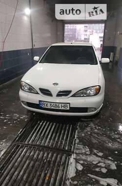 Седан Nissan Primera 2001 в Чернівцях