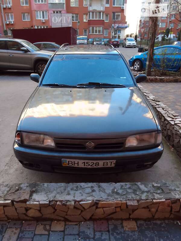 Універсал Nissan Primera 1992 в Одесі