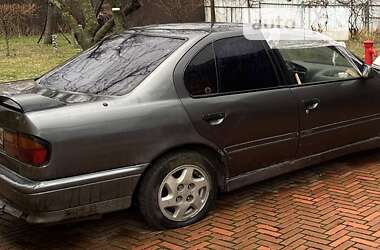 Седан Nissan Primera 1990 в Дніпрі