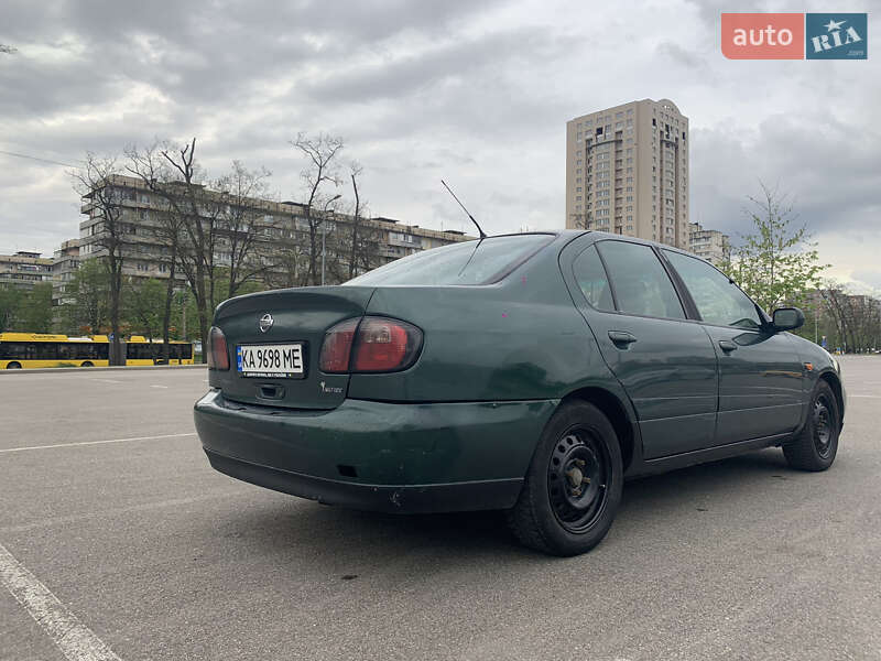Седан Nissan Primera 2001 в Києві