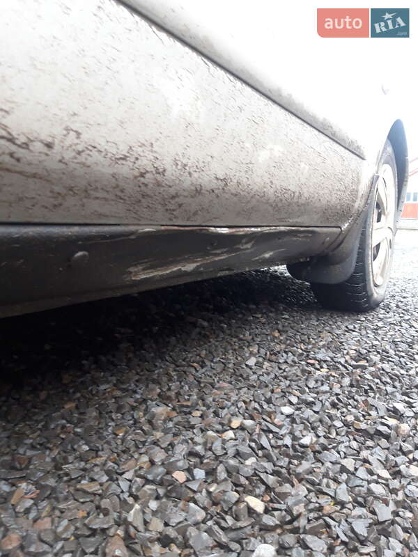 Седан Nissan Primera 2001 в Иршаве