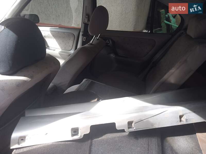 Лифтбек Nissan Primera 1999 в Львове фото 5 Лифтбек Nissan Primera 1999 в Львове