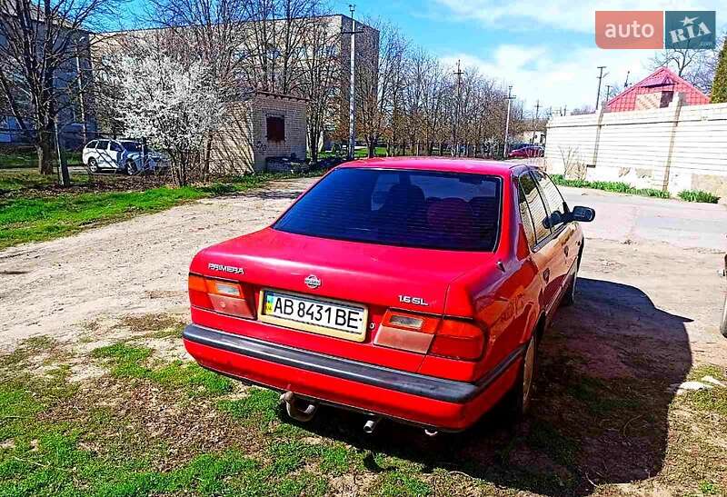 Седан Nissan Primera 1992 в Раздельной
