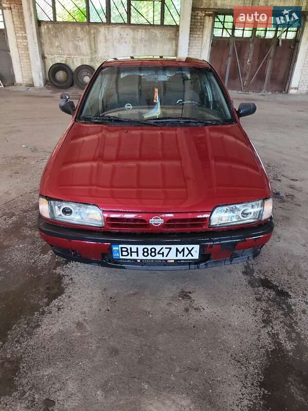 Хетчбек Nissan Primera 1993 в Запоріжжі